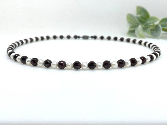 Freshwater Pearl Necklace, Beaded Necklace, Garnet Necklace, January Birthstone Jewelry, Pearl Bridal Necklace, Necklace for Her