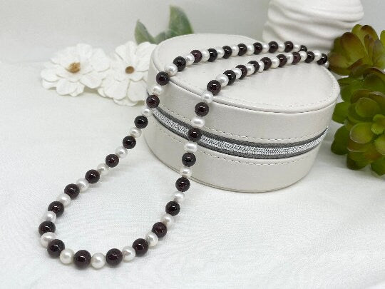 Freshwater Pearl Necklace, Beaded Necklace, Garnet Necklace, January Birthstone Jewelry, Pearl Bridal Necklace, Necklace for Her