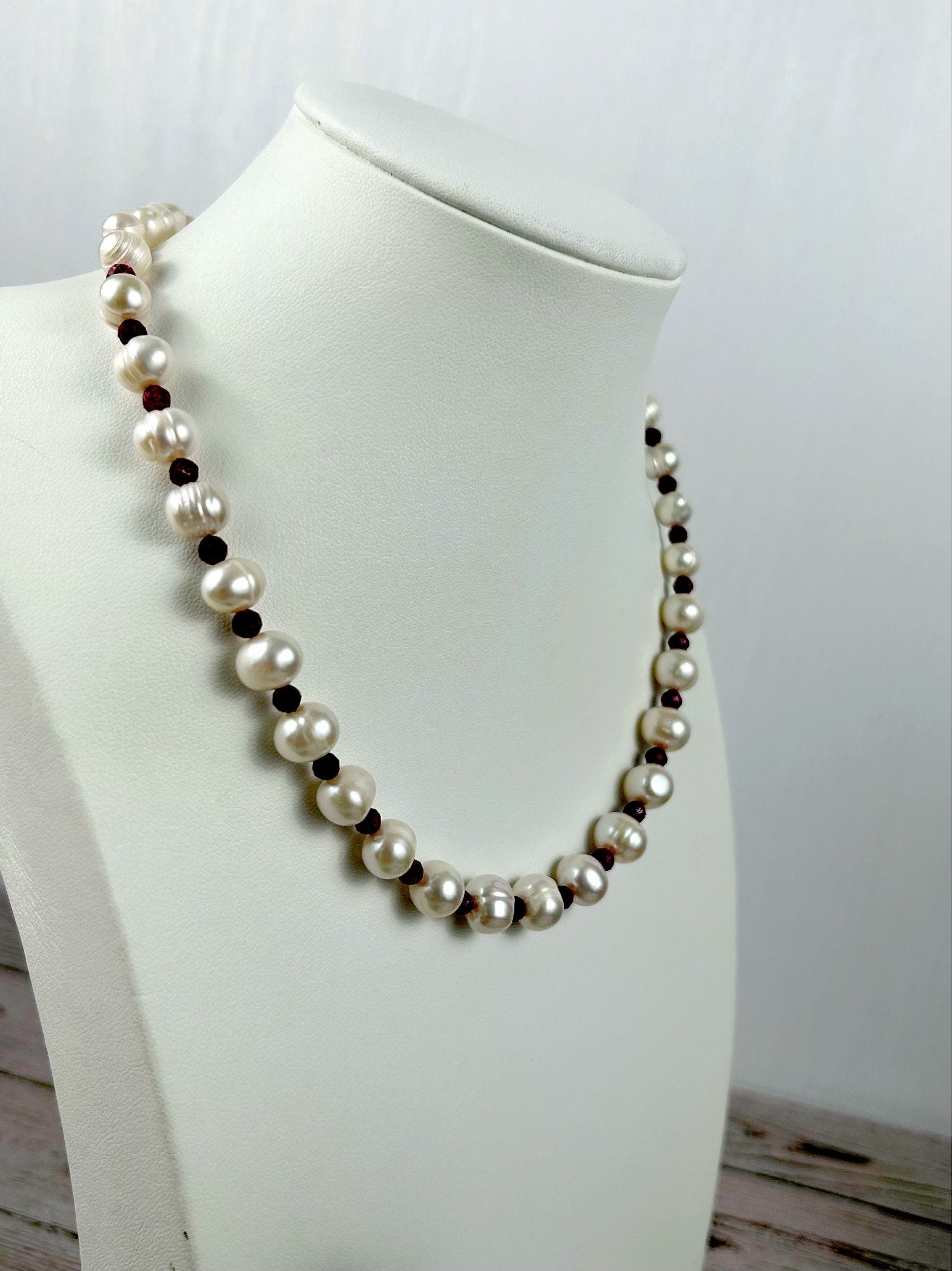 Pearl Necklace Gift for her, Ruby Necklace, Freshwater Pearl Choker Necklace, Pearl Necklace with Gemstones, Gift for Mom, Gift for Wife