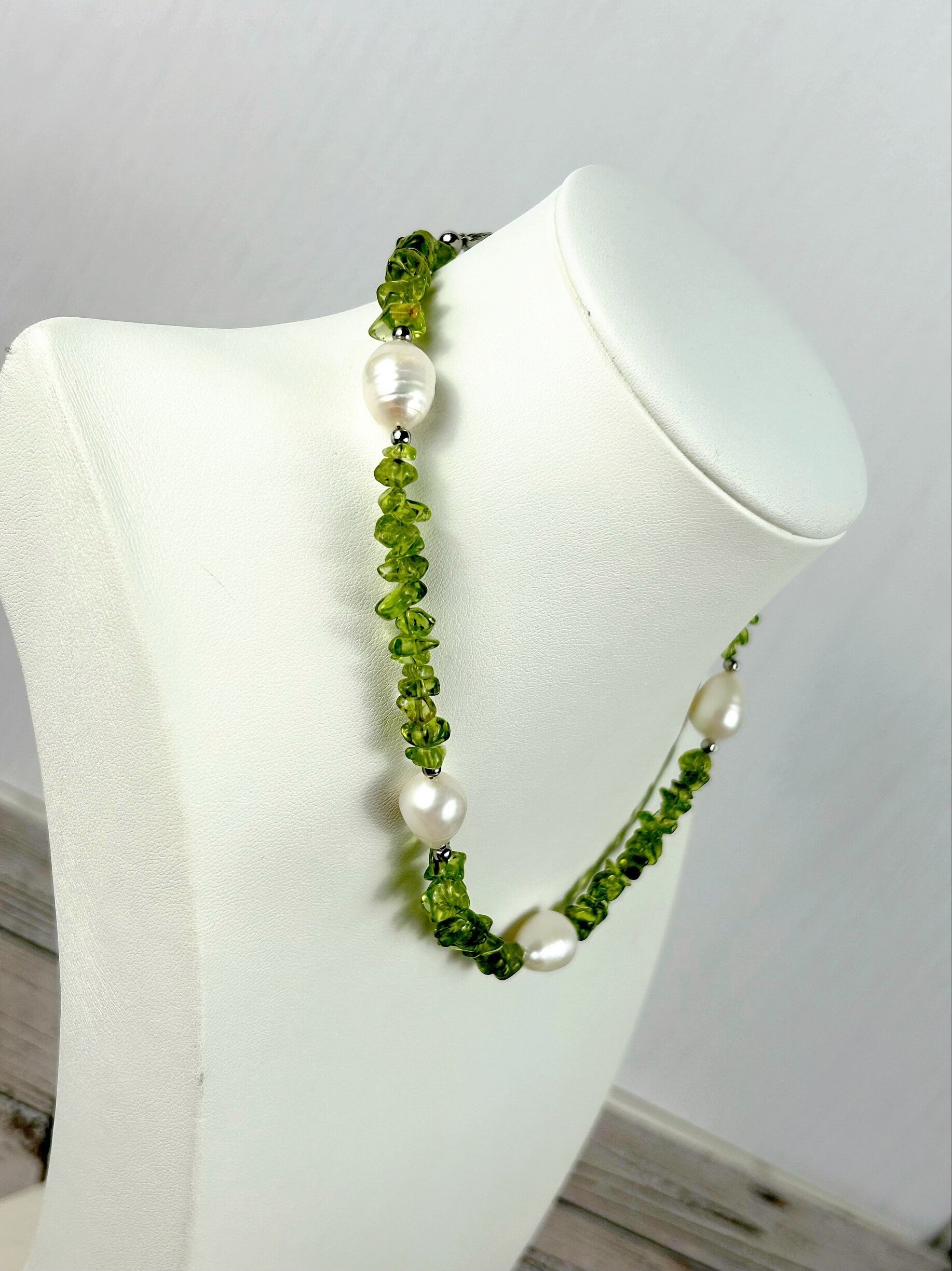 Green Beaded Necklace, Peridot Necklace, Choker Necklace, Baroque Pearl Necklace, Gemstone Necklace, Boho Necklace, Gift for her
