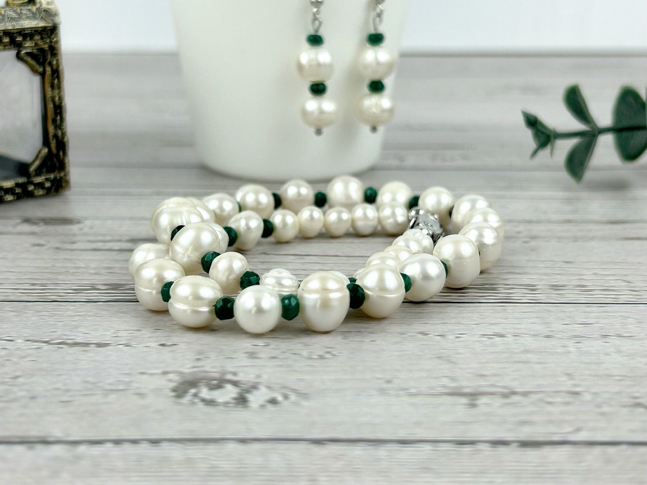 Pearl Necklace Gift for her, Emerald Necklace, Freshwater Pearl Choker, Emerald Choker, Gemstones Necklace, Gift for Mom, Gift for Wife