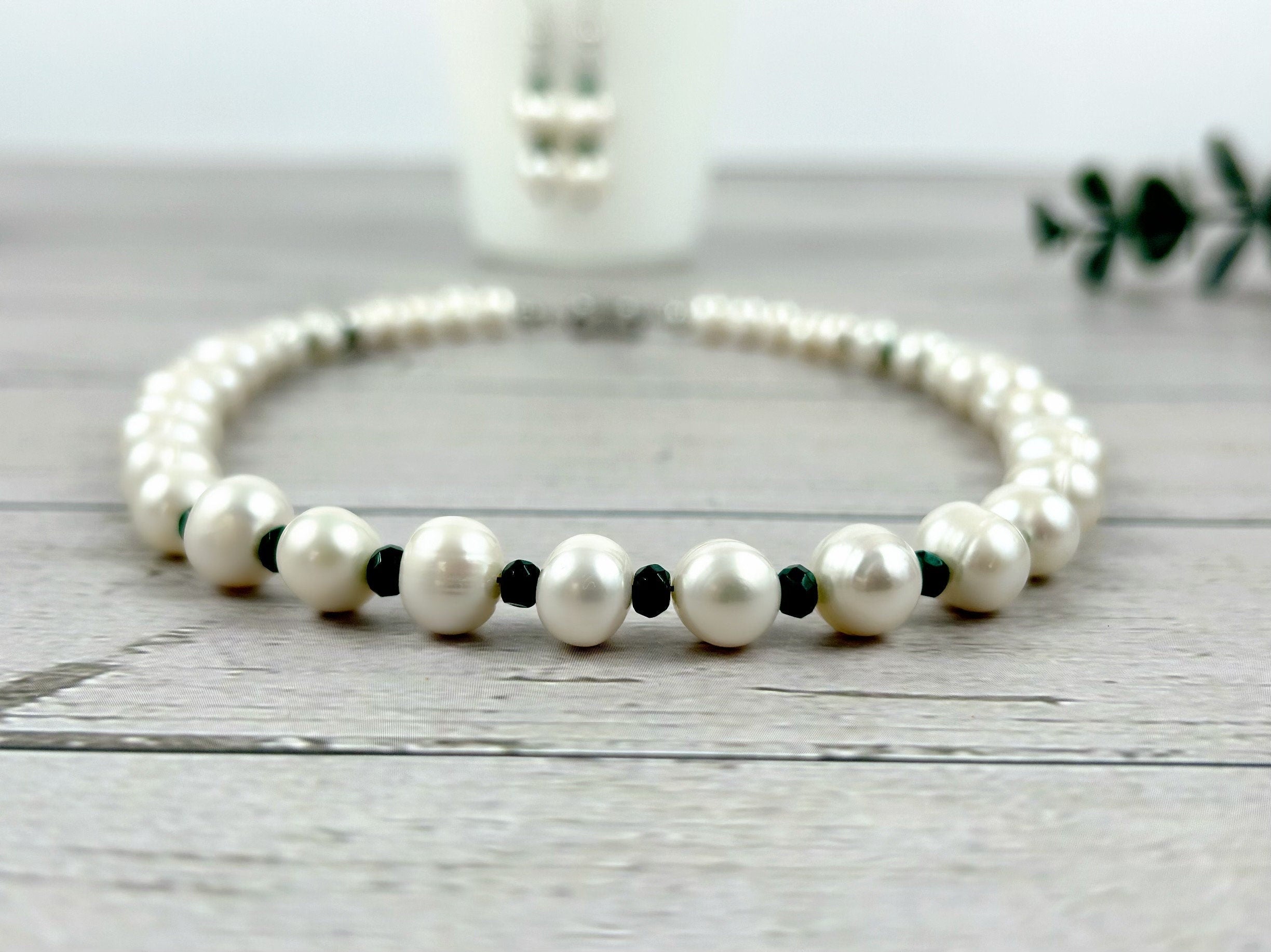 Pearl Necklace Gift for her, Emerald Necklace, Freshwater Pearl Choker, Emerald Choker, Gemstones Necklace, Gift for Mom, Gift for Wife