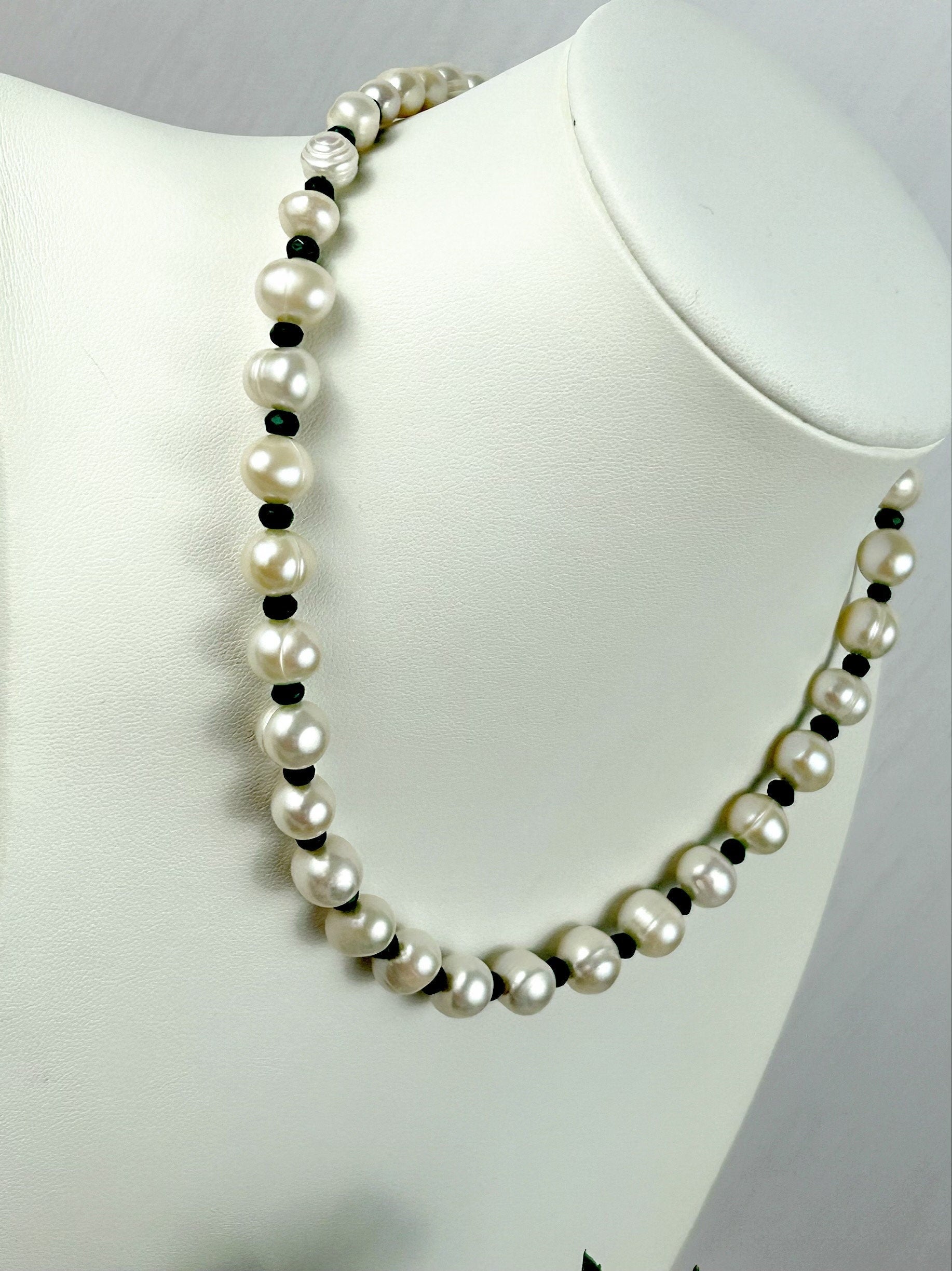 Pearl Necklace Gift for her, Emerald Necklace, Freshwater Pearl Choker, Emerald Choker, Gemstones Necklace, Gift for Mom, Gift for Wife