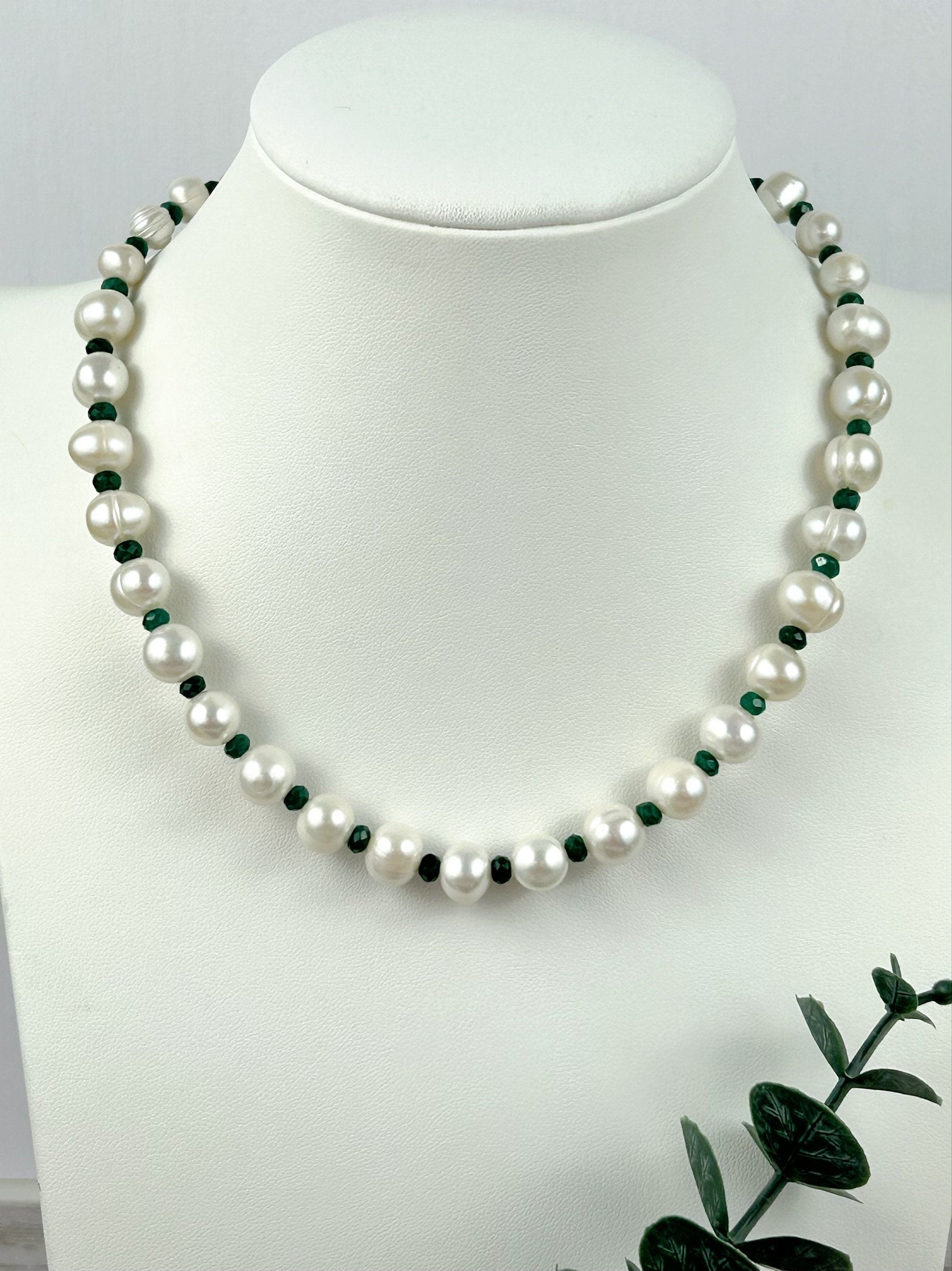 Pearl Necklace Gift for her, Emerald Necklace, Freshwater Pearl Choker, Emerald Choker, Gemstones Necklace, Gift for Mom, Gift for Wife