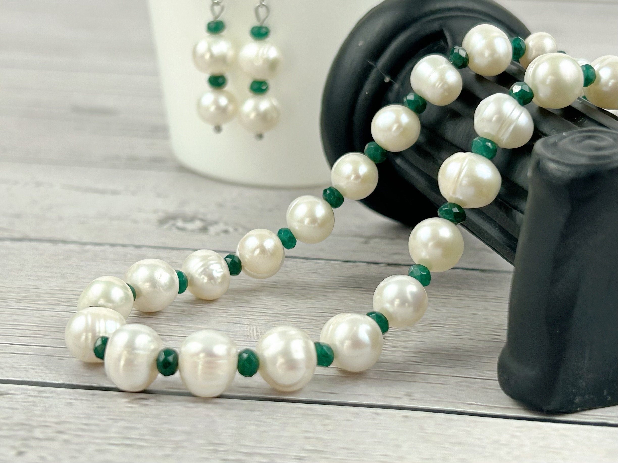 Pearl Necklace Gift for her, Emerald Necklace, Freshwater Pearl Choker, Emerald Choker, Gemstones Necklace, Gift for Mom, Gift for Wife